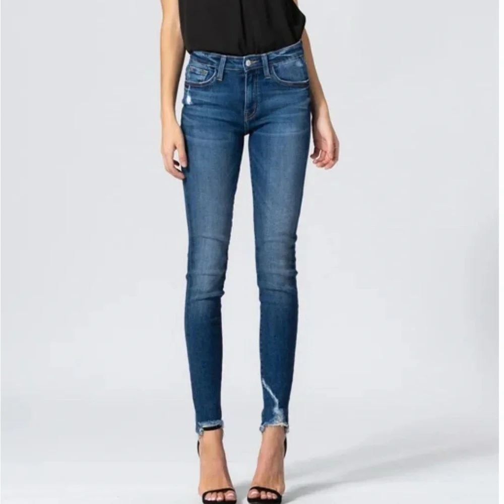 Vervet | High Rise Skinny Stretch Jeans with Distressed Hem | Sz 30